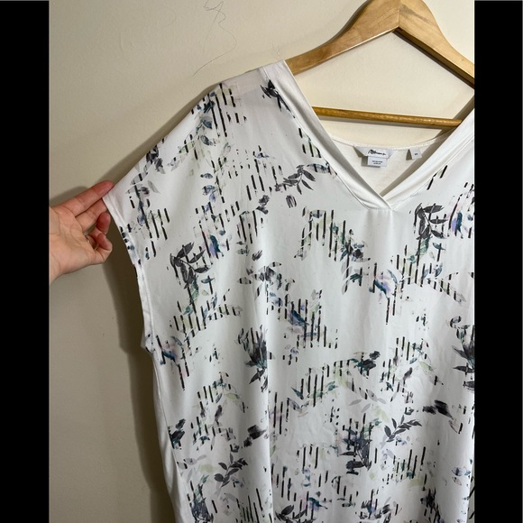 Reitmans Size 3X Printed Top Blouse V-Neck - Picture 7 of 9